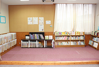 児童図書コーナー