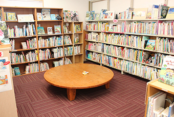 児童図書コーナー