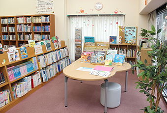 児童図書コーナー
